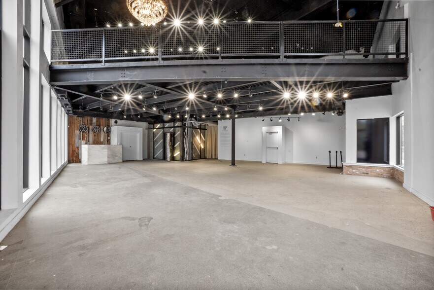 3000 Rue Saint-Antoine O, Montréal, QC à louer - Photo de l’immeuble – Image 3 sur 25