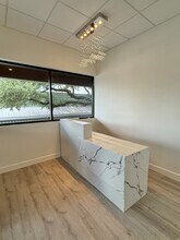 1201 S Main St, Boerne, TX à vendre Photo intérieure– Image 1 sur 7