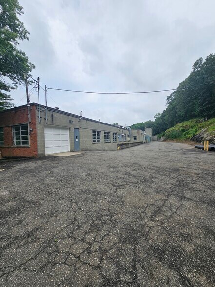99 Wall St, Valhalla, NY à vendre - Photo de l’immeuble – Image 3 sur 12