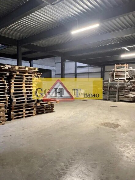 Industriel/Logistique dans Montfermeil à louer - Photo de l’immeuble – Image 2 sur 5