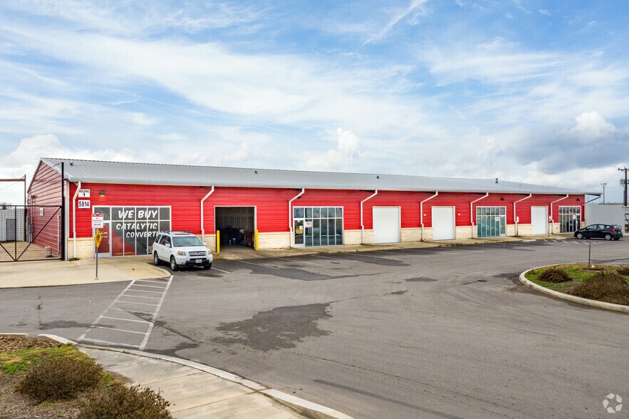 5814 Interstate 10, San Antonio, TX à louer - Photo de l’immeuble – Image 1 sur 2