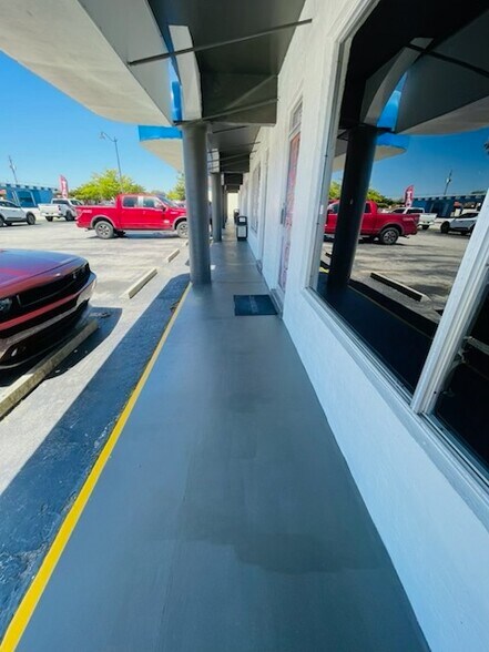 3937-3957 Broadway Ave, Fort Myers, FL à vendre - Photo de l’immeuble – Image 3 sur 41