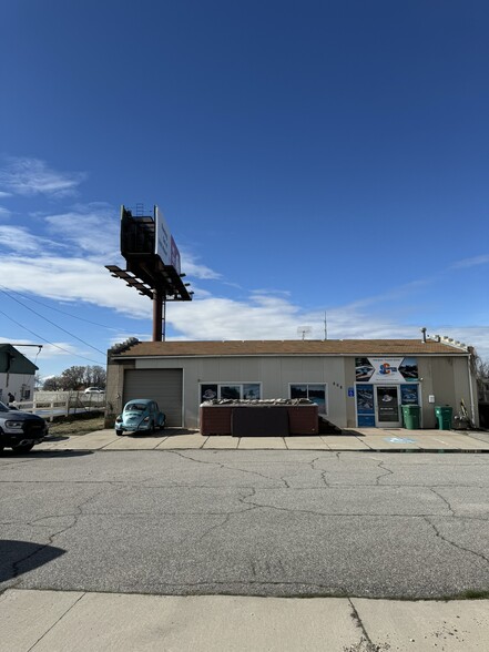 608 S Main St, Layton, UT à vendre - Photo de l’immeuble – Image 2 sur 10