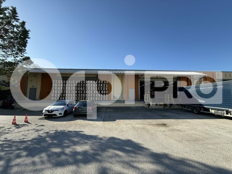 Local d'activités dans Marseille à vendre - Photo de l’immeuble – Image 3 sur 12