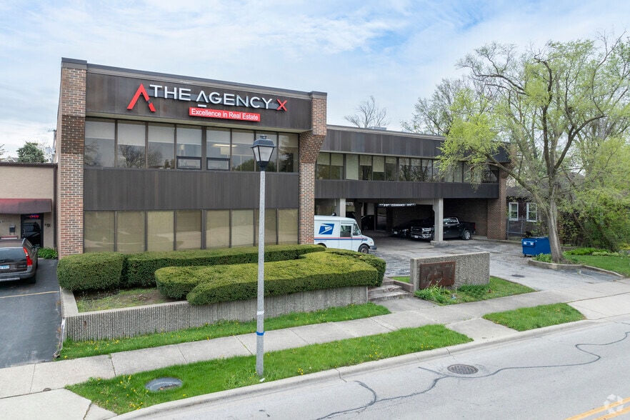 257 N West Ave, Elmhurst, IL à louer - Photo principale – Image 1 sur 23