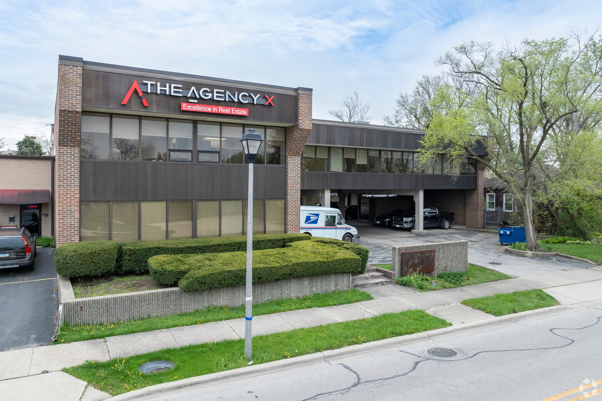 257 N West Ave, Elmhurst, IL à louer Photo principale– Image 1 sur 24