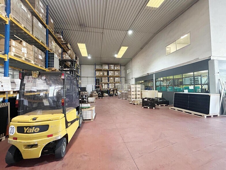 Industriel/Logistique dans Móstoles, Madrid à vendre - Photo de l’immeuble – Image 3 sur 20