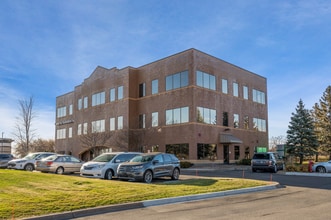 13601 80th Cir N, Maple Grove, MN à louer Photo de l’immeuble– Image 2 sur 9