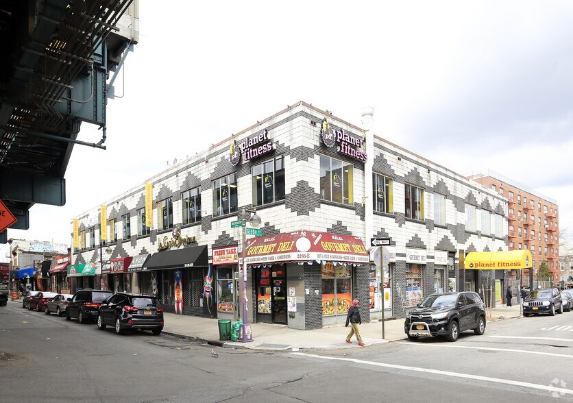 2241-2249 Westchester Ave, Bronx, NY à louer - Photo principale – Image 1 sur 22