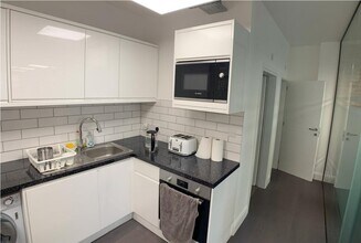 125 Stafford Rd, Wallington à louer Photo de l’immeuble– Image 1 sur 4