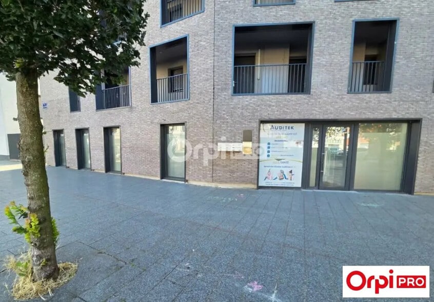 Local d’activités dans Lille à louer - Photo de l’immeuble – Image 1 sur 8