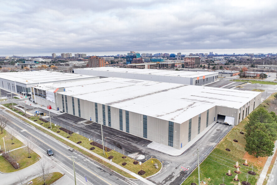 1 Steelcase Rd W, Markham, ON à louer - Photo de l’immeuble – Image 3 sur 3