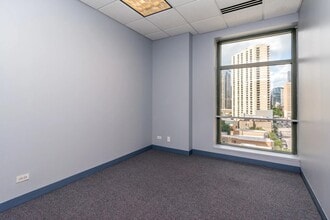 650 N Dearborn St, Chicago, IL à louer Photo intérieure– Image 2 sur 7