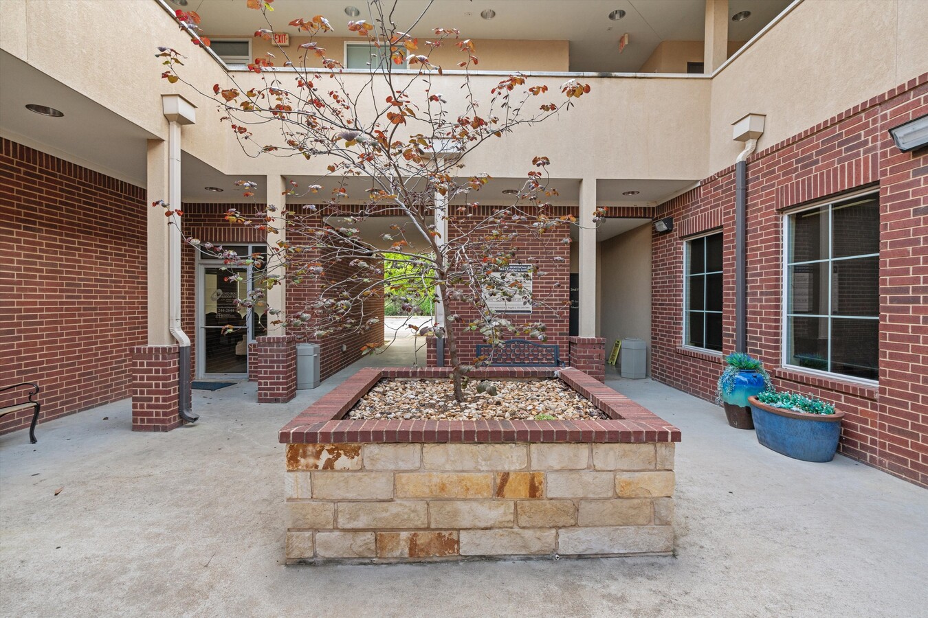 503 E Palm Valley Blvd, Round Rock, TX 78664 - Lot 2 - - Photo intérieure - Image 2 of 4