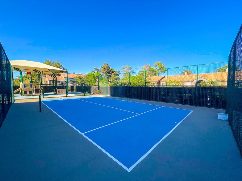 2836 S Durango Dr, Las Vegas, NV à vendre - Photo de l’immeuble – Image 3 sur 30