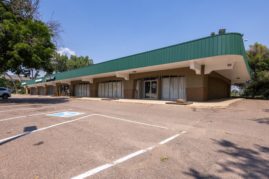 831 S Circle Dr, Colorado Springs, CO à vendre - Photo de l’immeuble – Image 2 sur 6