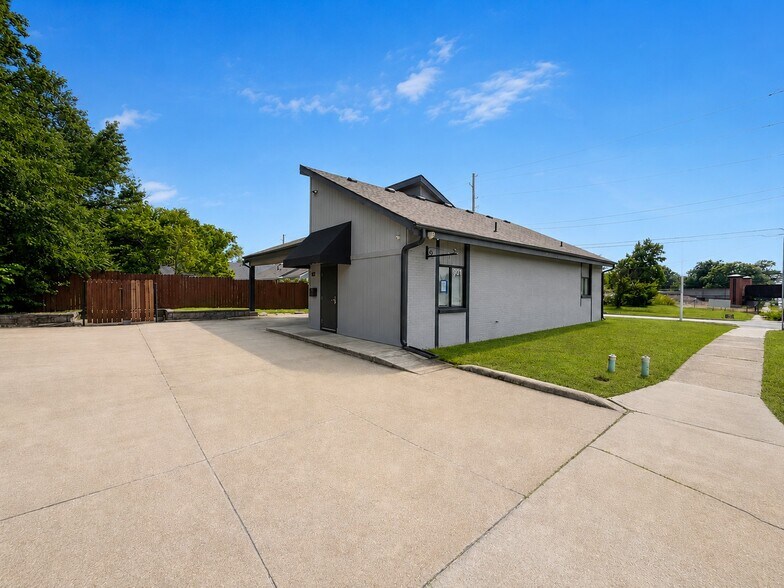 901 E Loula St, Olathe, KS à louer - Photo de l’immeuble – Image 3 sur 3
