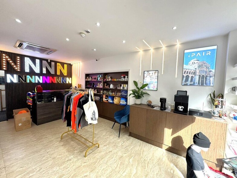 182 High St, Londres à vendre - Photo de l’immeuble – Image 3 sur 14