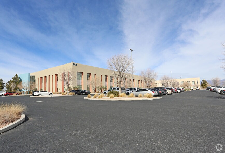 5401 Watson Dr SE, Albuquerque, NM à vendre - Photo principale – Image 1 sur 24