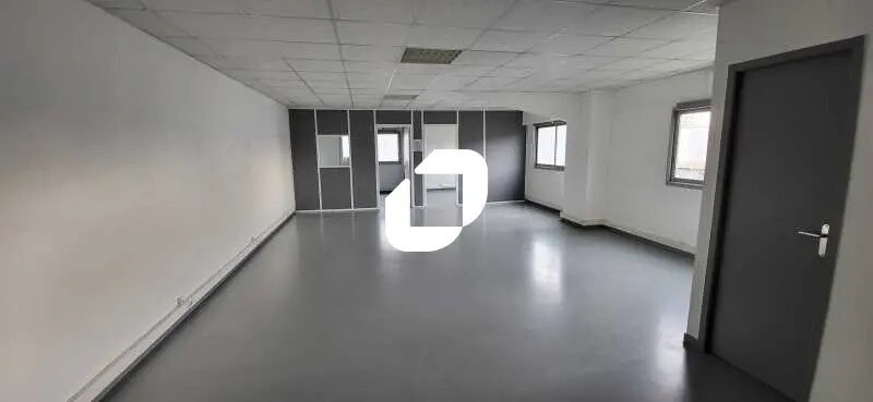 Bureau dans Mérignac à louer - Photo de l’immeuble – Image 1 sur 7