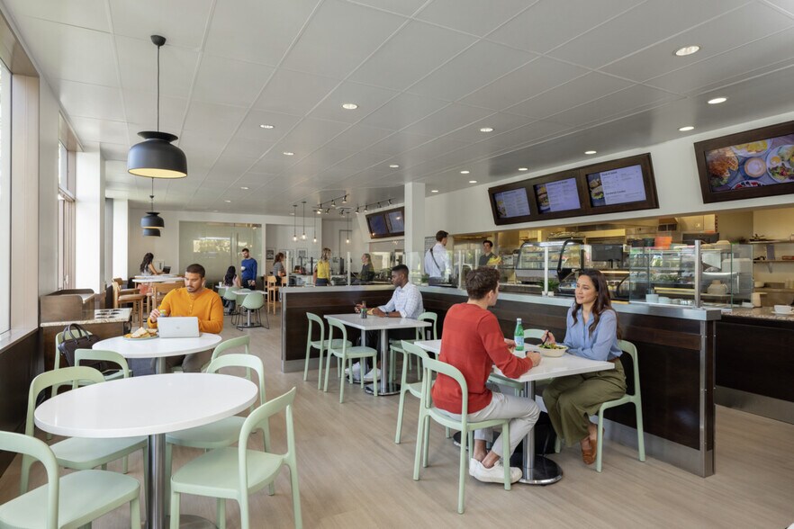 3200 El Camino Real, Irvine, CA à louer - Photo intérieure – Image 3 sur 13