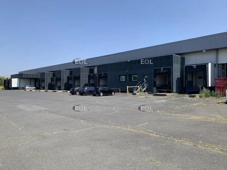 Industriel/Logistique dans SAINT-OUEN-L'AUMONE à louer - Photo de l’immeuble – Image 1 sur 16