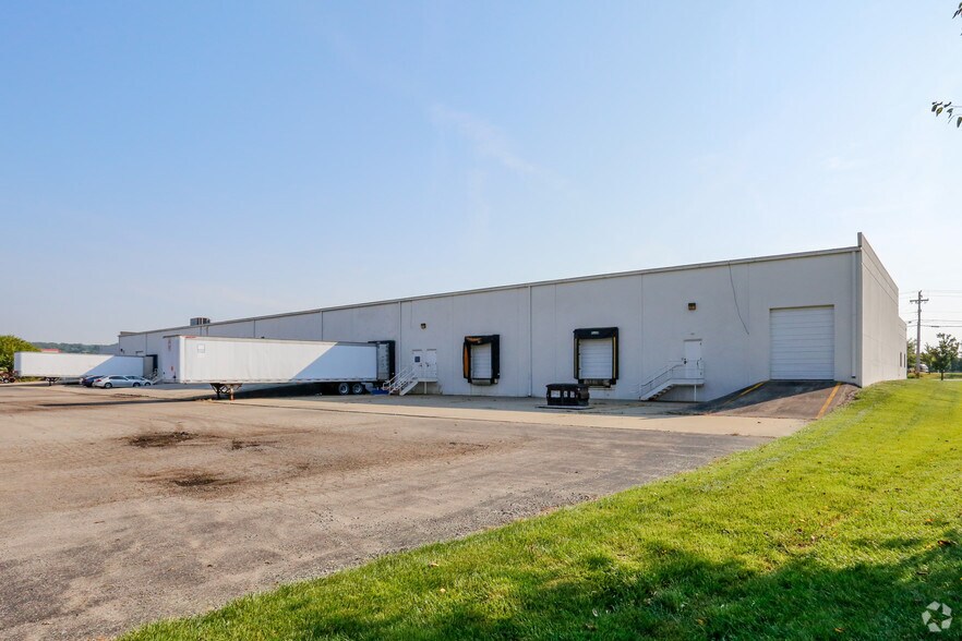 5635-5653 Union Centre Dr, West Chester, OH à louer - Photo de l’immeuble – Image 3 sur 12