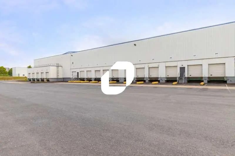 Industriel/Logistique dans Raillencourt-Sainte-Olle à louer - Photo de l’immeuble – Image 1 sur 7