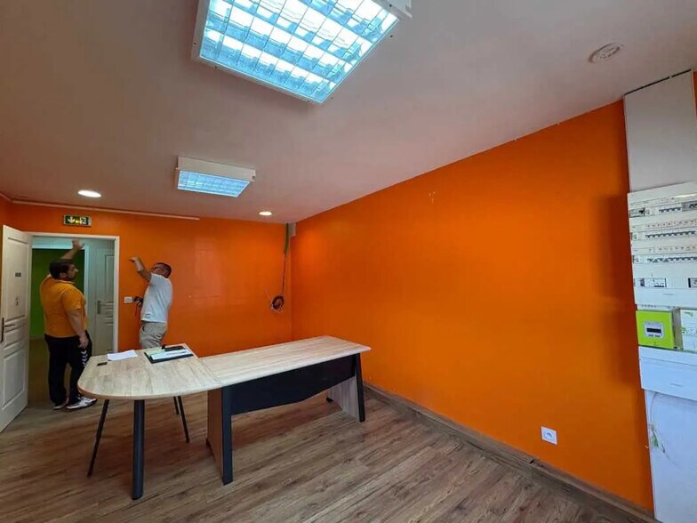 Local d’activités dans SAINT-SEURIN-SUR-L'ISLE à louer - Photo de l’immeuble – Image 2 sur 6