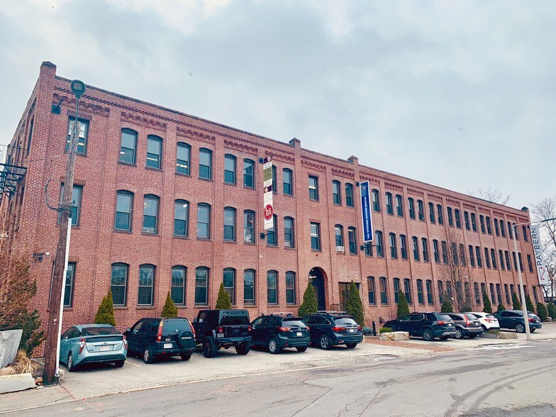 24 Roland St, Charlestown, MA à louer - Photo principale – Image 1 sur 17