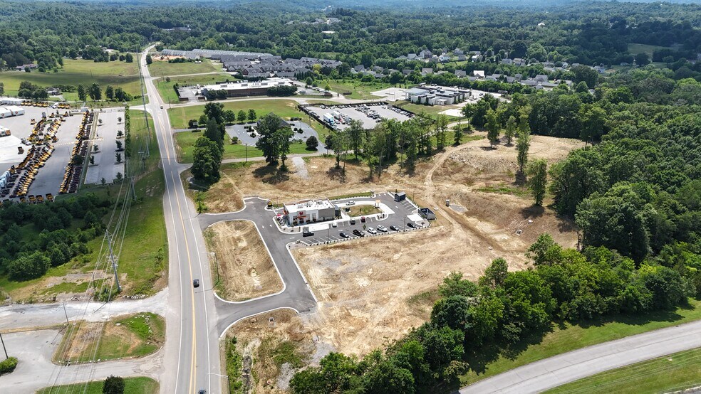 7101 Strawberry Plains Pike, Knoxville, TN à louer - Aérien – Image 1 sur 9