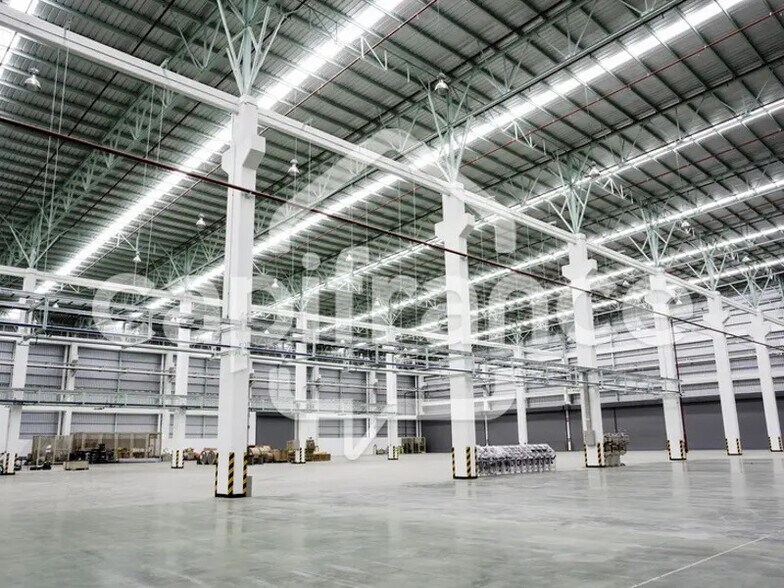 Bureau dans Dompierre-sur-Mer à louer - Photo intérieure – Image 1 sur 5