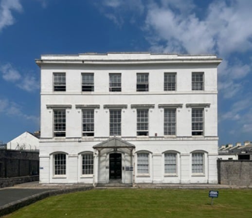 Mount Wise House & George House Site portefeuille de 2 biens à vendre sur LoopNet.fr - Photo principale – Image 2 sur 2