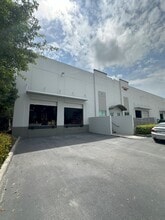 11200 NW 138th St, Medley, FL à louer Photo de l’immeuble– Image 1 sur 11