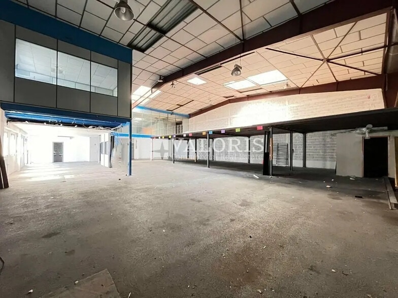 Local d’activités dans Vitrolles à louer - Photo intérieure – Image 2 sur 11