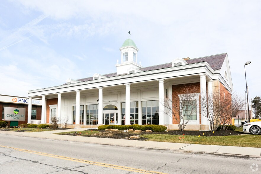 361 Midway Blvd, Elyria, OH à louer - Photo de l’immeuble – Image 2 sur 4