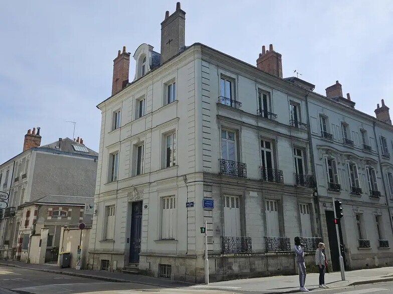 Bureau dans Tours à louer - Photo de l’immeuble – Image 1 sur 9