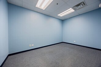 1111 Burlington Ave, Lisle, IL à louer Photo intérieure– Image 1 sur 16