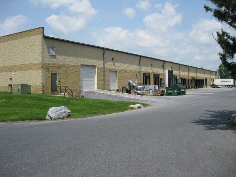 7377 William Ave, Fogelsville, PA à louer - Photo de l’immeuble – Image 2 sur 2