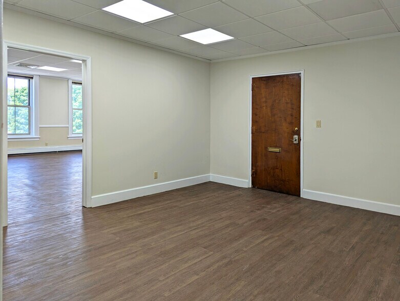 57-65 Hilton Ave, Garden City, NY à louer - Photo intérieure – Image 3 sur 17