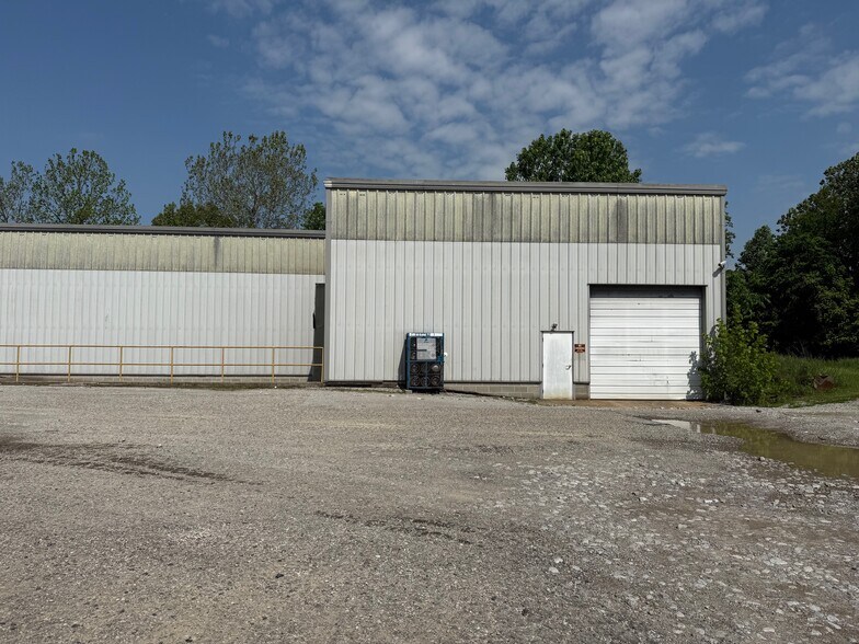 107 Industrial Rd, Williamstown, KY à vendre - Photo de l’immeuble – Image 2 sur 10