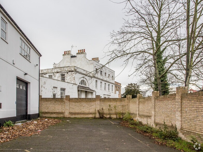 Worton Rd, Isleworth à louer - Photo de l’immeuble – Image 2 sur 8