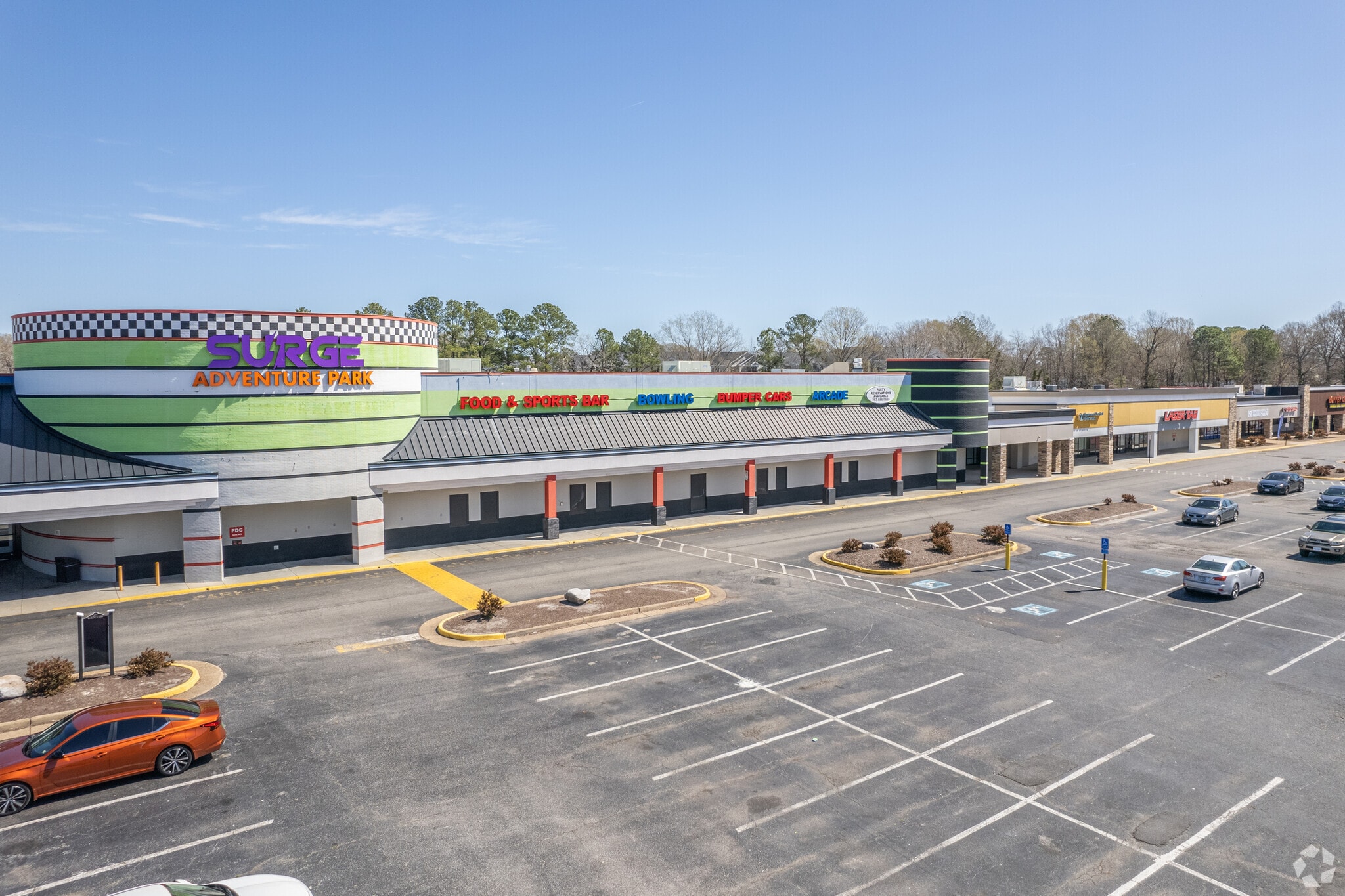 416 Denbigh Blvd, Newport News, VA à louer Photo principale– Image 1 sur 15