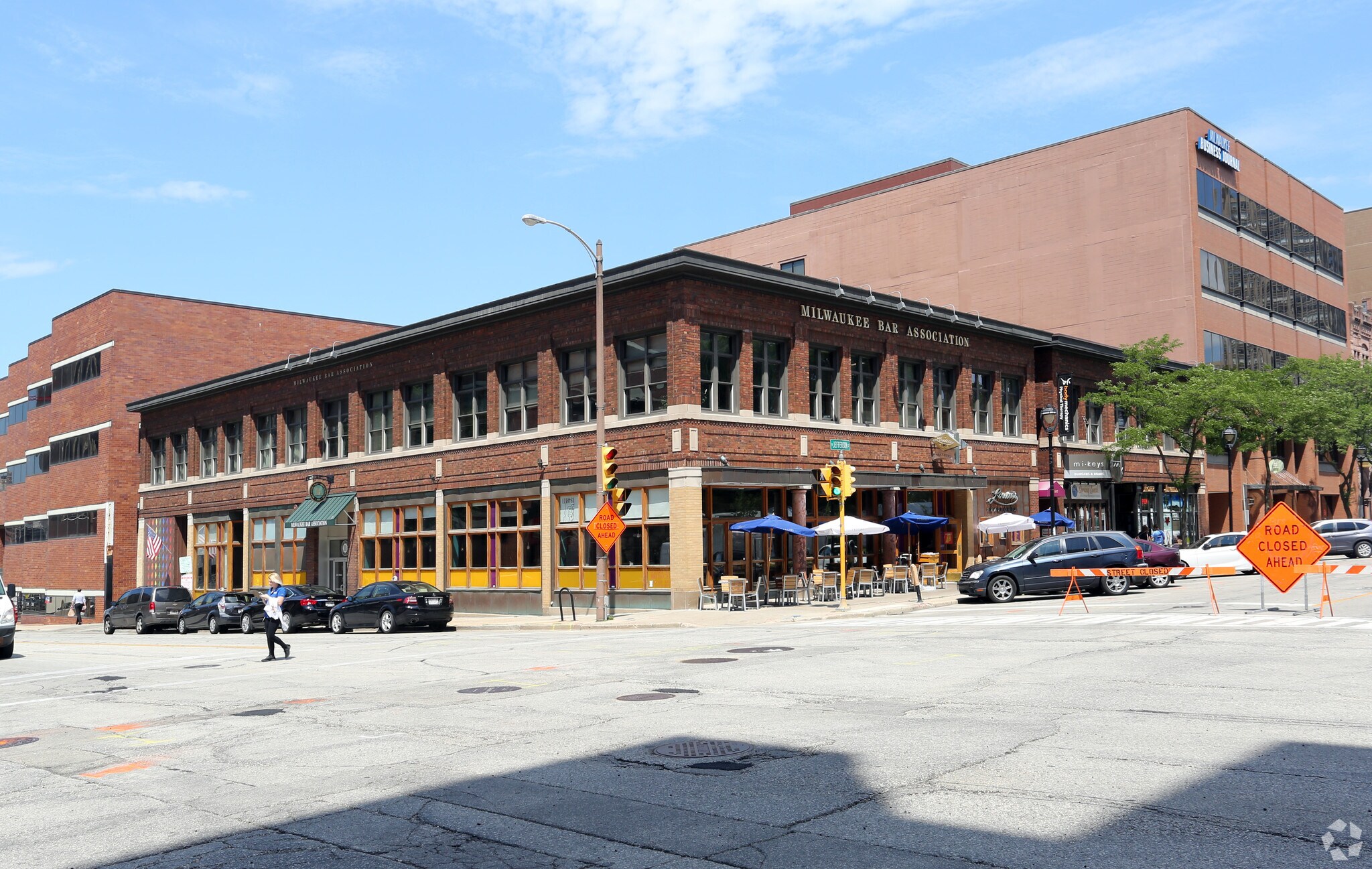 418-424 E Wells St, Milwaukee, WI à louer Photo principale– Image 1 sur 5