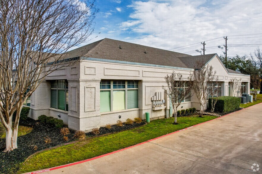410 N Carroll Ave, Southlake, TX à vendre - Photo de l’immeuble – Image 2 sur 4