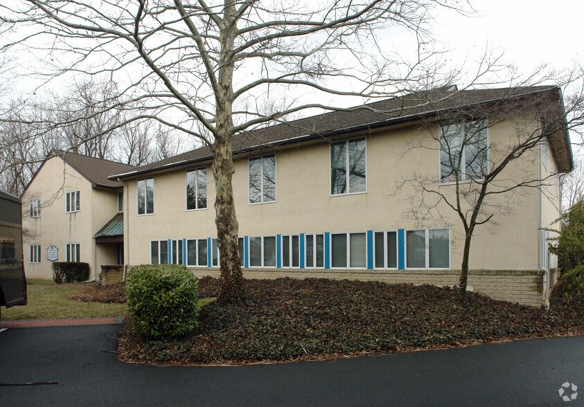831 Dekalb Pike portefeuille de 3 biens à vendre sur LoopNet.fr - Photo principale – Image 2 sur 3