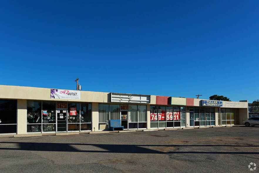 5623-5627 E 22nd St, Tucson, AZ à louer - Photo de l’immeuble – Image 2 sur 17