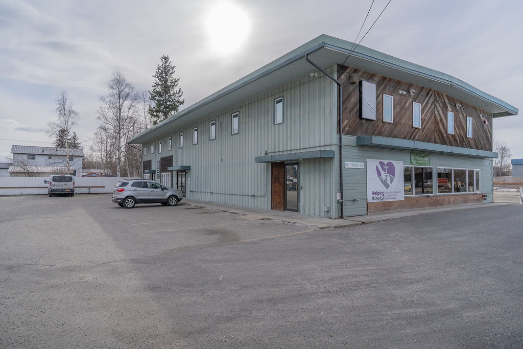 609 3rd St, Fairbanks, AK à vendre Photo principale– Image 1 sur 46