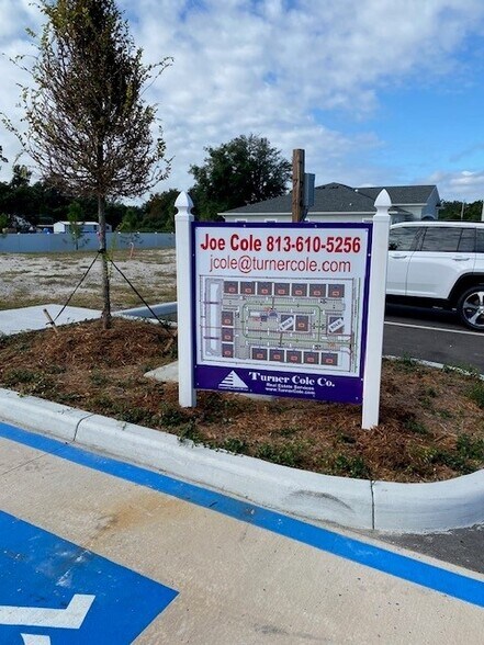 776 Cactus Ridge Cir, Seffner, FL à vendre - Photo de l’immeuble – Image 2 sur 3