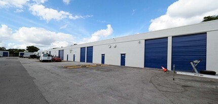 15900-15998 NW 48th Ave, Miami Gardens, FL à louer Photo de l’immeuble– Image 2 sur 3